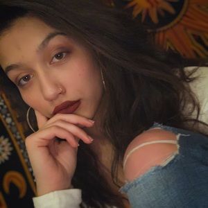 Meet your Posher, Genevieve